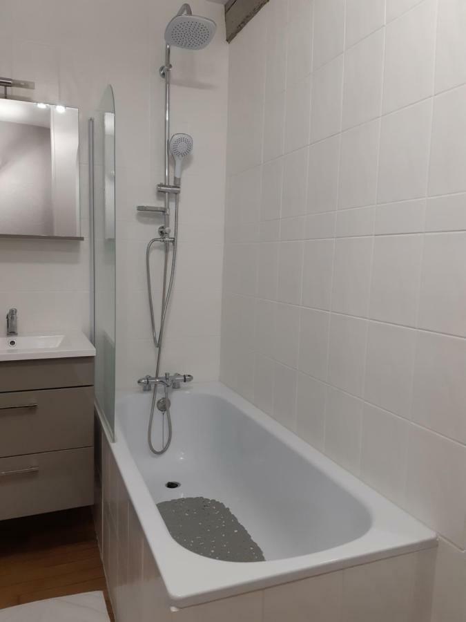 Le Vaillant, Appartement T2, Proche Gare, Hyper-Centre Et Marais, 1 A 2 Personnes, Wifi Bourges Exterior photo