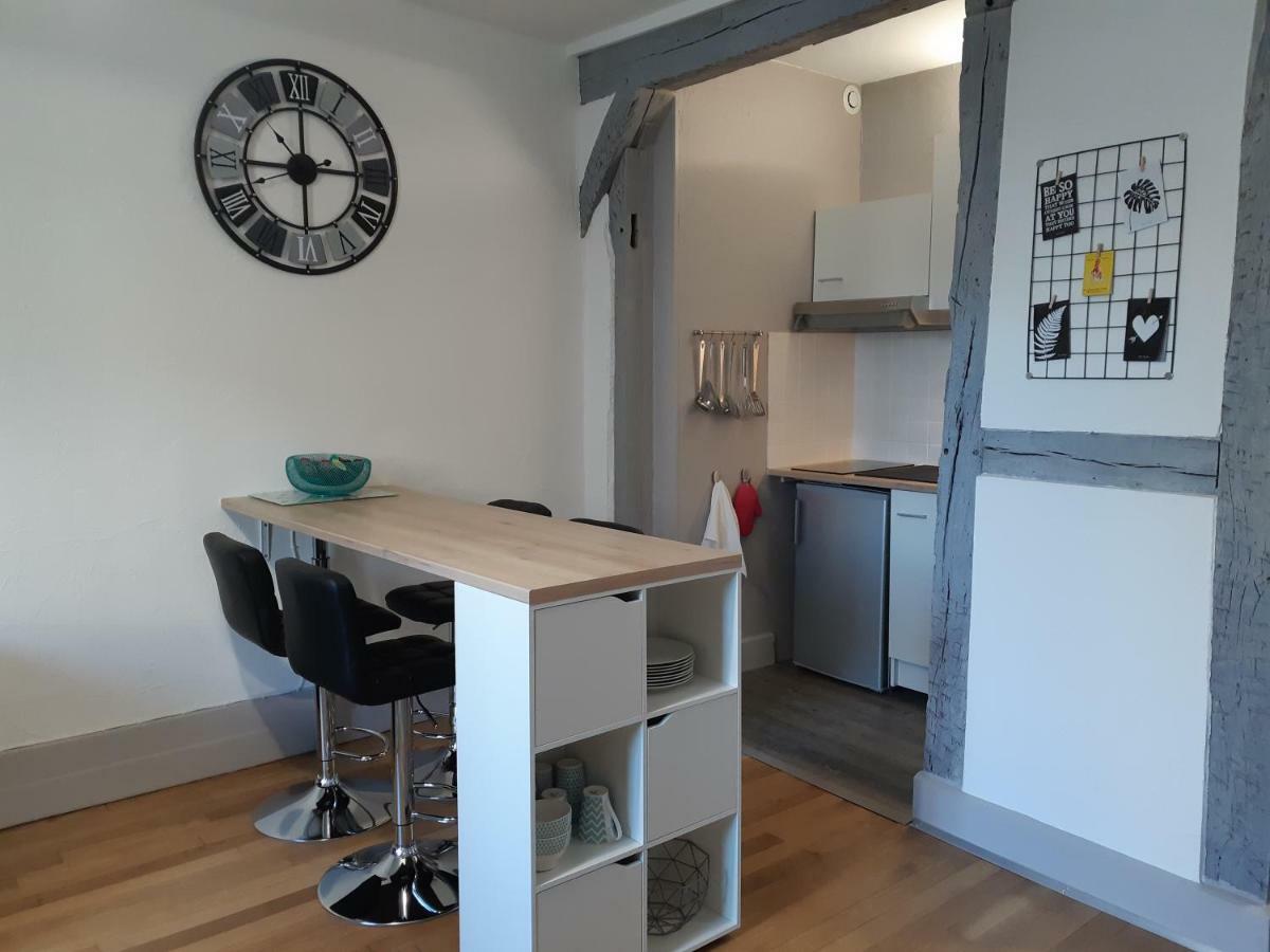Le Vaillant, Appartement T2, Proche Gare, Hyper-Centre Et Marais, 1 A 2 Personnes, Wifi Bourges Exterior photo